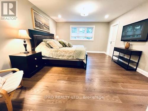 6 Edgecombe Terrace, Springwater, ON - Indoor Photo Showing Bedroom