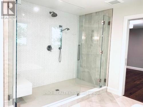 6 Edgecombe Terrace, Springwater, ON - Indoor Photo Showing Bathroom