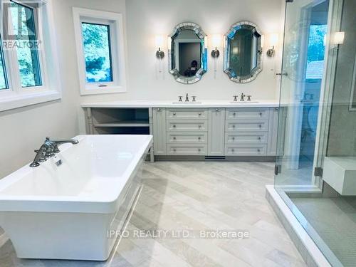 6 Edgecombe Terrace, Springwater, ON - Indoor Photo Showing Bathroom