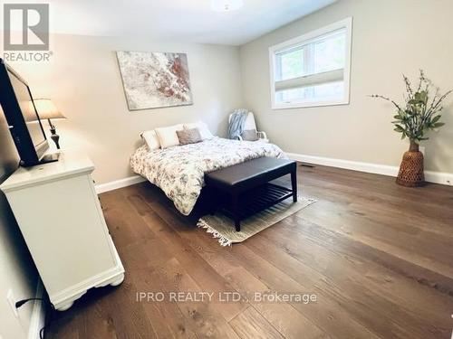 6 Edgecombe Terrace, Springwater, ON - Indoor Photo Showing Bedroom