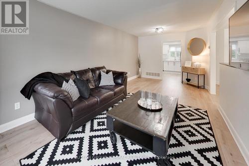 11 Club Court, Wasaga Beach, ON - Indoor Photo Showing Living Room