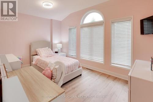 11 Club Court, Wasaga Beach, ON - Indoor Photo Showing Bedroom