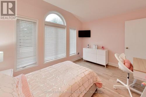 11 Club Court, Wasaga Beach, ON - Indoor Photo Showing Bedroom