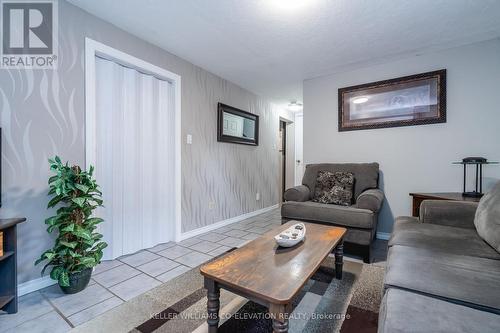 351 Galloway Boulevard, Midland, ON - Indoor Photo Showing Living Room