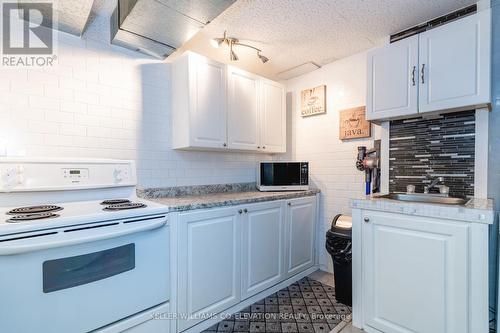 351 Galloway Boulevard, Midland, ON - Indoor Photo Showing Kitchen