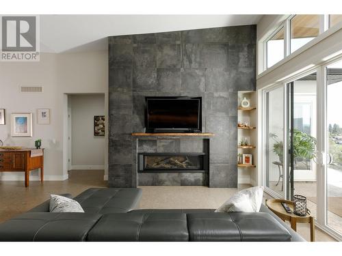 2822 Ourtoland Road, West Kelowna, BC - Indoor Photo Showing Living Room With Fireplace