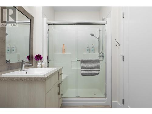 2822 Ourtoland Road, West Kelowna, BC - Indoor Photo Showing Bathroom