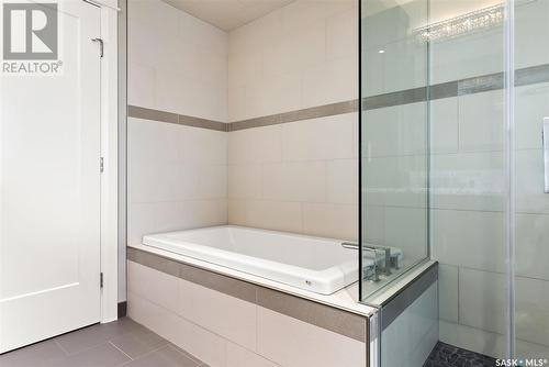 27 College Crescent, White City, SK - Indoor Photo Showing Bathroom