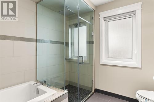 27 College Crescent, White City, SK - Indoor Photo Showing Bathroom