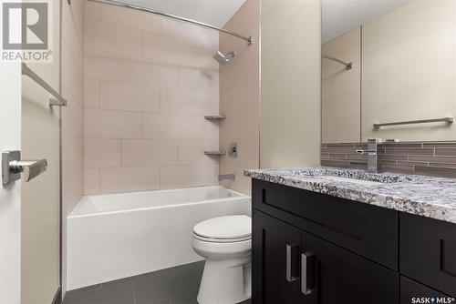 27 College Crescent, White City, SK - Indoor Photo Showing Bathroom