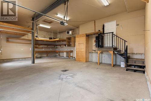 27 College Crescent, White City, SK - Indoor Photo Showing Garage