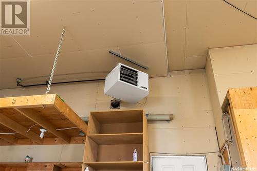 27 College Crescent, White City, SK - Indoor Photo Showing Garage