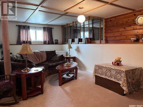 990 Hawthorne Crescent, Moose Jaw, SK - Indoor Photo Showing Living Room