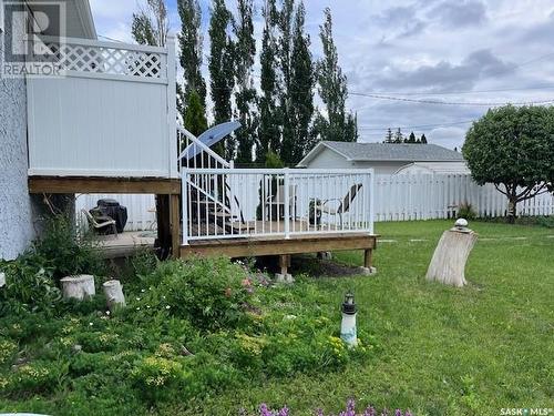 990 Hawthorne Crescent, Moose Jaw, SK - Outdoor With Deck Patio Veranda
