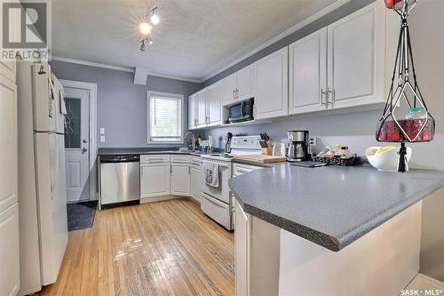 2241 Winnipeg Street, Regina, SK - Indoor Photo Showing Kitchen