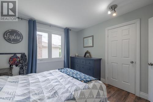 1453 Kostis Avenue, London, ON - Indoor Photo Showing Bedroom