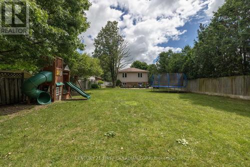 1453 Kostis Avenue, London, ON - Outdoor With Backyard