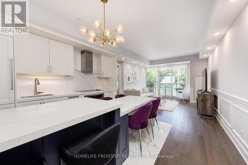 201 - 3018 Yonge Street, Toronto, ON - Indoor Photo Showing Kitchen With Upgraded Kitchen