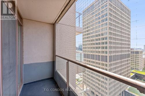 2002 - 909 Bay Street, Toronto, ON - Outdoor With Balcony With Exterior