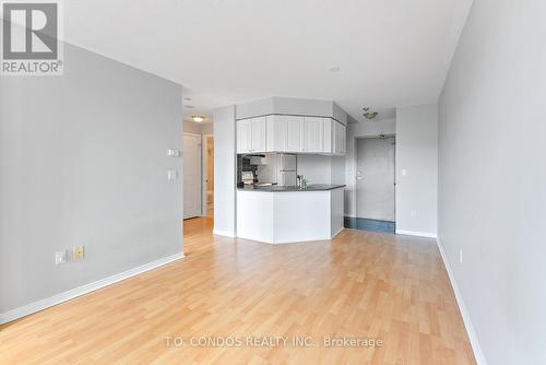 2002 - 909 Bay Street, Toronto, ON - Indoor Photo Showing Kitchen