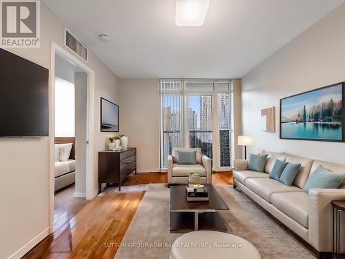 1111 - 30 Harrison Garden Boulevard, Toronto, ON - Indoor Photo Showing Living Room