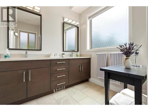 11150 Maddock Avenue, Lake Country, BC - Indoor Photo Showing Bathroom