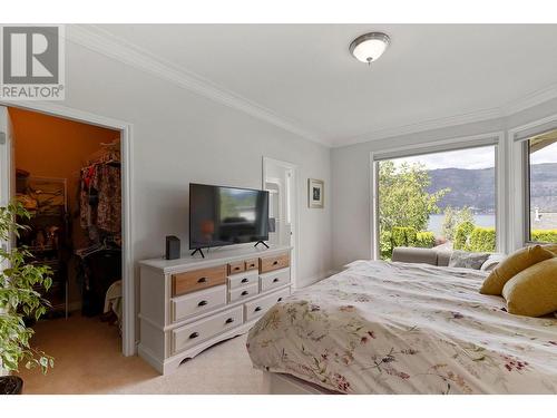 11150 Maddock Avenue, Lake Country, BC - Indoor Photo Showing Bedroom