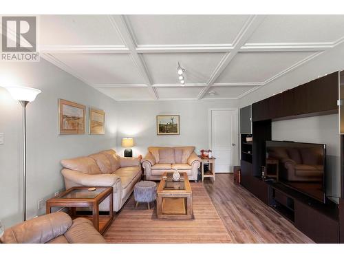 11150 Maddock Avenue, Lake Country, BC - Indoor Photo Showing Living Room