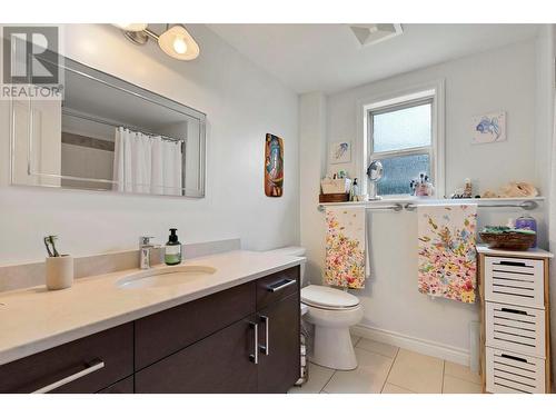 11150 Maddock Avenue, Lake Country, BC - Indoor Photo Showing Bathroom
