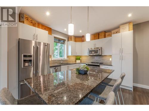 596 Braid Street, Penticton, BC - Indoor Photo Showing Kitchen With Stainless Steel Kitchen With Upgraded Kitchen