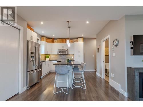 596 Braid Street, Penticton, BC - Indoor Photo Showing Kitchen With Stainless Steel Kitchen With Upgraded Kitchen