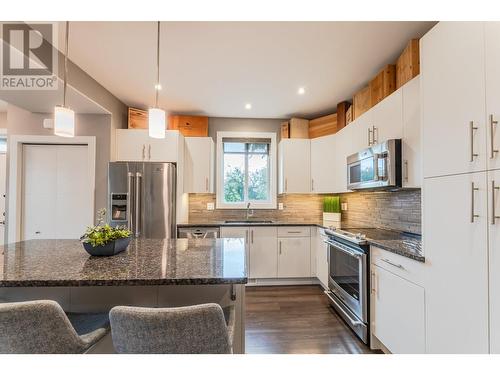 596 Braid Street, Penticton, BC - Indoor Photo Showing Kitchen With Stainless Steel Kitchen With Upgraded Kitchen