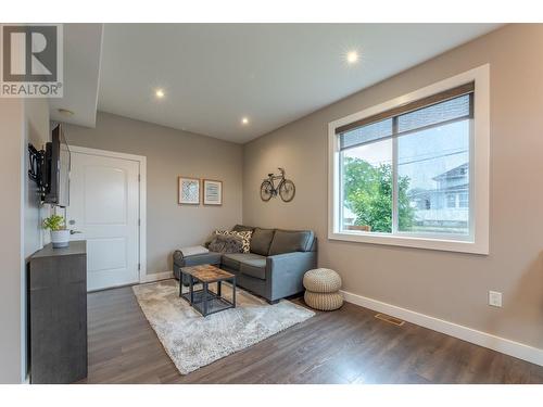 596 Braid Street, Penticton, BC - Indoor