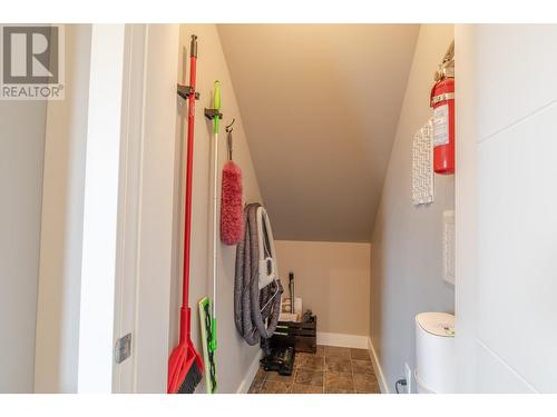 596 Braid Street, Penticton, BC - Indoor