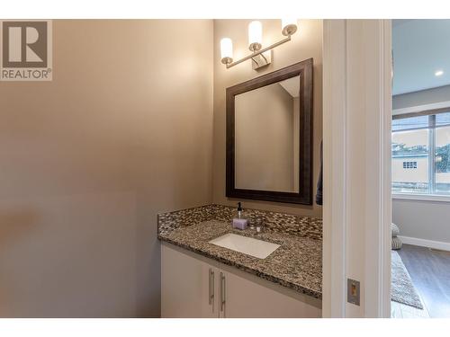 596 Braid Street, Penticton, BC - Indoor Photo Showing Bathroom