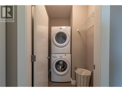 596 Braid Street, Penticton, BC - Indoor Photo Showing Laundry Room