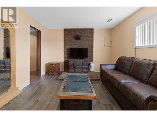 3641 Weston Road, Kelowna, BC - Indoor Photo Showing Living Room