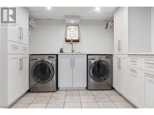 156 Dartmouth Place, Penticton, BC - Indoor Photo Showing Laundry Room