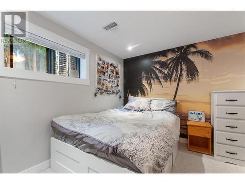 156 Dartmouth Place, Penticton, BC - Indoor Photo Showing Bedroom