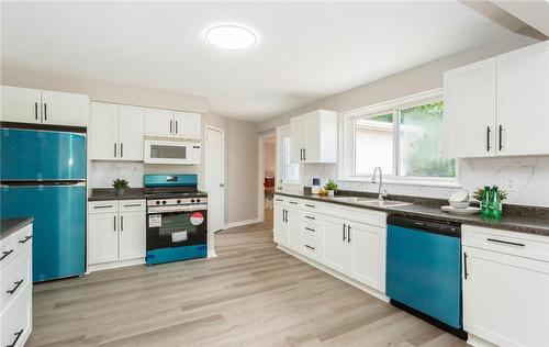 578 Trafford Crescent, Oakville, ON - Indoor Photo Showing Kitchen