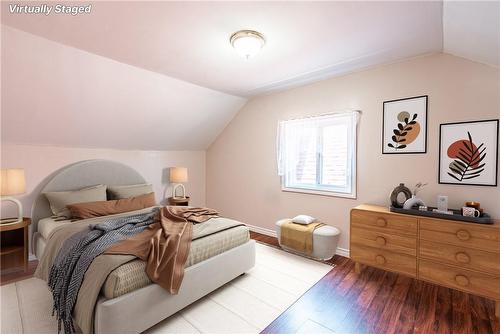 120 Clara Street, Thorold, ON - Indoor Photo Showing Bedroom
