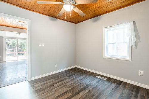 120 Clara Street, Thorold, ON - Indoor Photo Showing Other Room