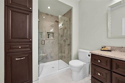 77 Boca Drive, Mount Hope, ON - Indoor Photo Showing Bathroom