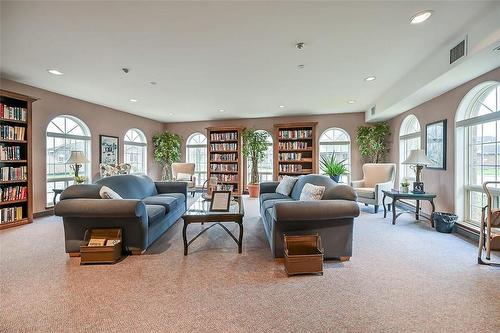 77 Boca Drive, Mount Hope, ON - Indoor Photo Showing Living Room