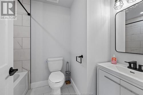 3150 Sandwich Unit# 1, Windsor, ON - Indoor Photo Showing Bathroom