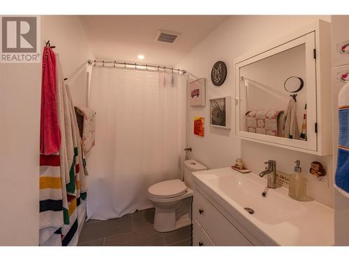 10903 Dale Meadows Road Unit# 116, Summerland, BC - Indoor Photo Showing Bathroom