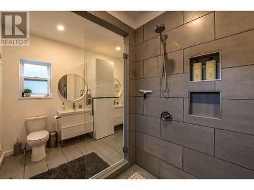 10903 Dale Meadows Road Unit# 116, Summerland, BC - Indoor Photo Showing Bathroom