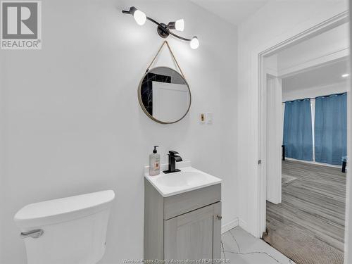 1159 Highland, Windsor, ON - Indoor Photo Showing Bathroom