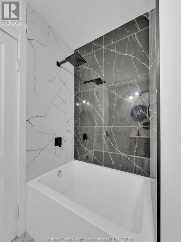 1159 Highland, Windsor, ON - Indoor Photo Showing Bathroom