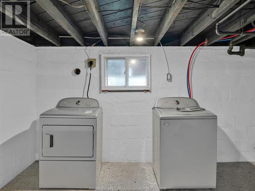 1159 Highland, Windsor, ON - Indoor Photo Showing Laundry Room